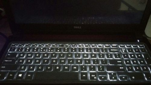 戴尔笔记本显示屏键（戴尔笔记本屏幕不显示但键盘能亮灯）