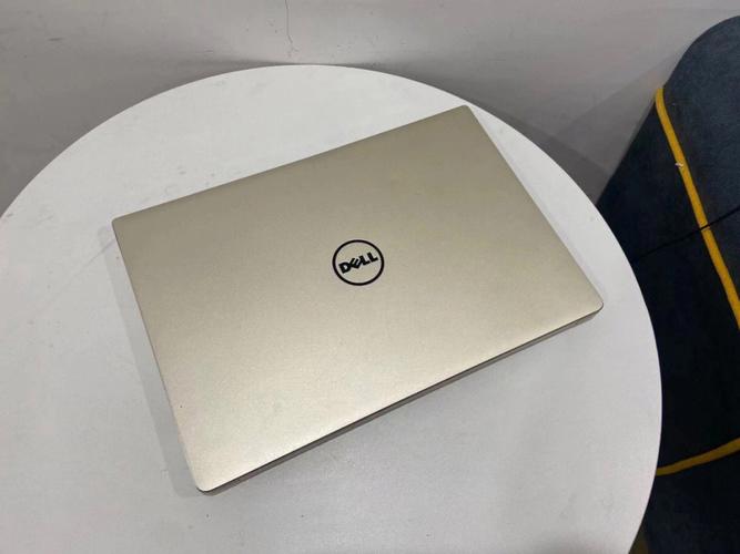 戴尔燃7000是什么屏（dell 燃7000 7460）