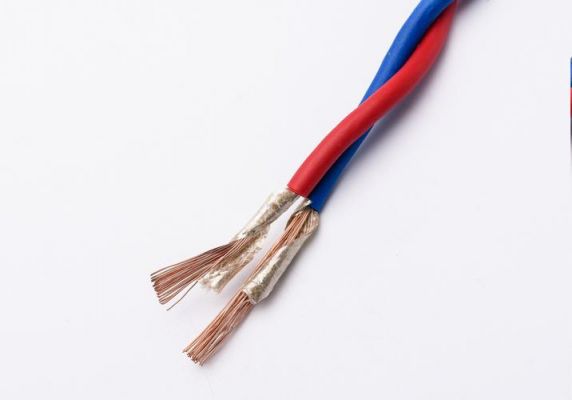 双绞线和电缆传输（双绞线电缆最大的传输距离是多少米）